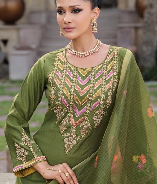 Olive Silk Glow Set