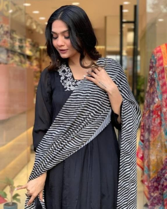 Muslin Three Set Kurti With Bottom And Duppatta